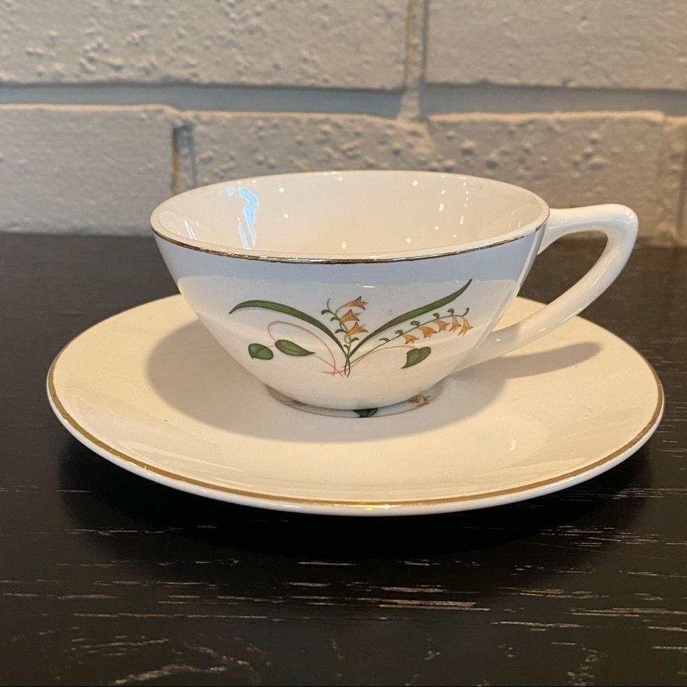 VTG EDWIN KNOWLES CHINA FORSYTHIA CUP +SAUCER GOLD TRIM